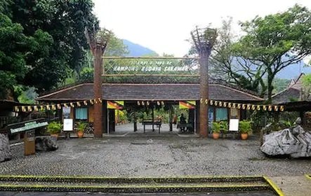 Excursão cultural pela vila de Sarawak saindo de Kuching