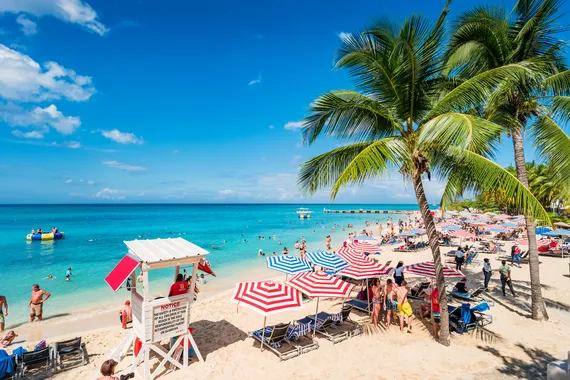 Praia da Caverna do Doutor, Montego Bay, Jamaica