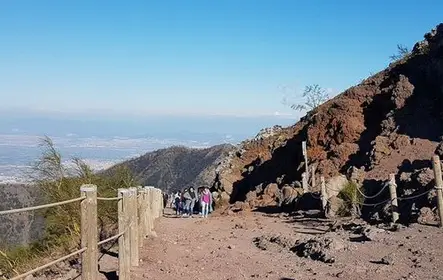 Monte Vesúvio: Visita guiada + Ida e volta de Nápoles