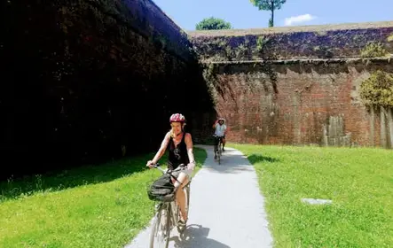 Tour guiado en bicicleta por Lucca y las murallas