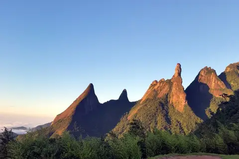 Pacote - Teresópolis + Nova Friburgo - Voo + Hotel + Aluguel de Carro - 2026 | A Serra Fluminense