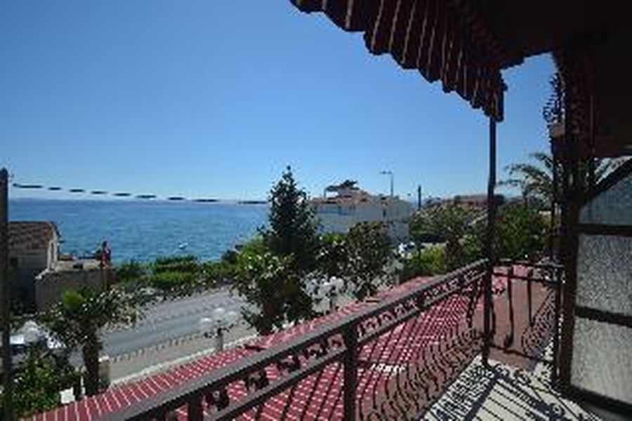 photo-1