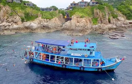 Por la tarde paseo en barco a Koh Nang Yuan y Koh Tao con almuerzo