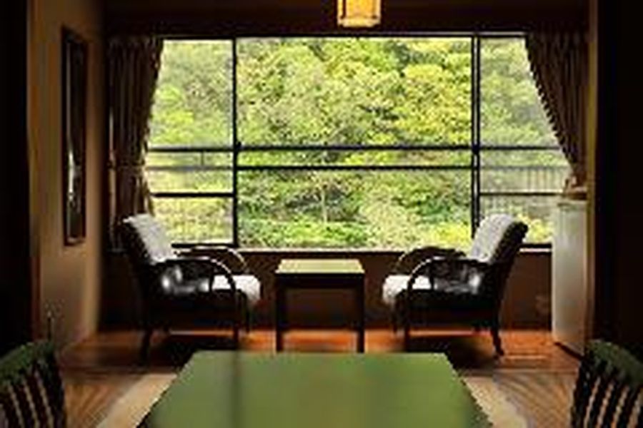 photo-0