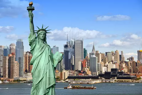 Pacote de Viagem - Nova Iorque + Estátua da Liberdade e Museu da Imigração- 2025